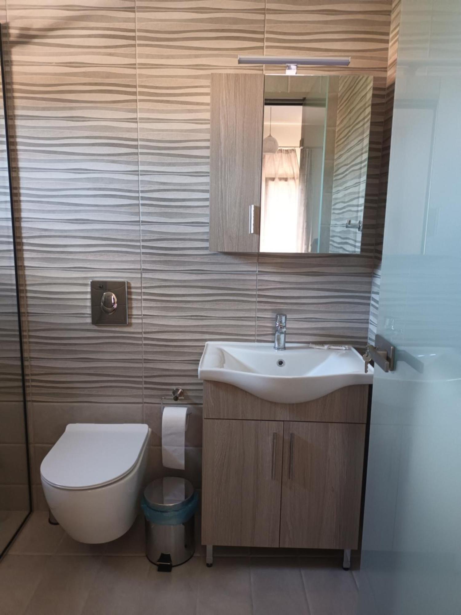 Krystal Hotel Krystallopigi Ngoại thất bức ảnh