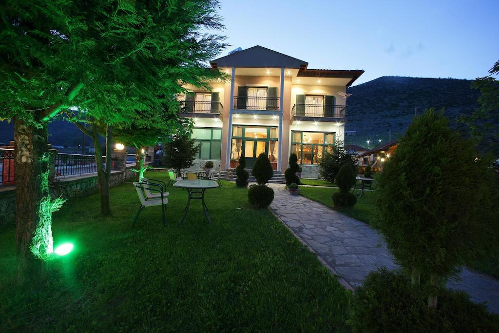 Krystal Hotel Krystallopigi Ngoại thất bức ảnh